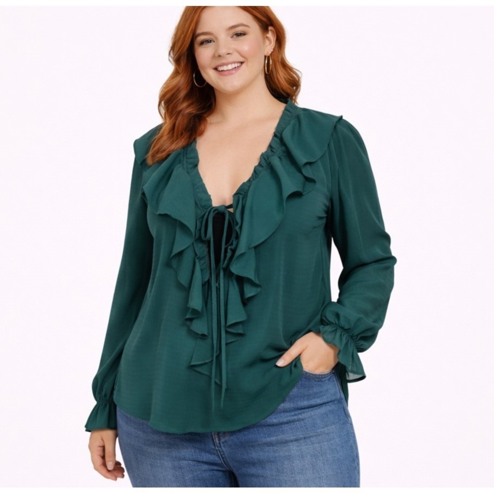 New! HAUTE MONDE Size Small Deep Plunge Ruffled Tie Front Green Crepe Blouse‎